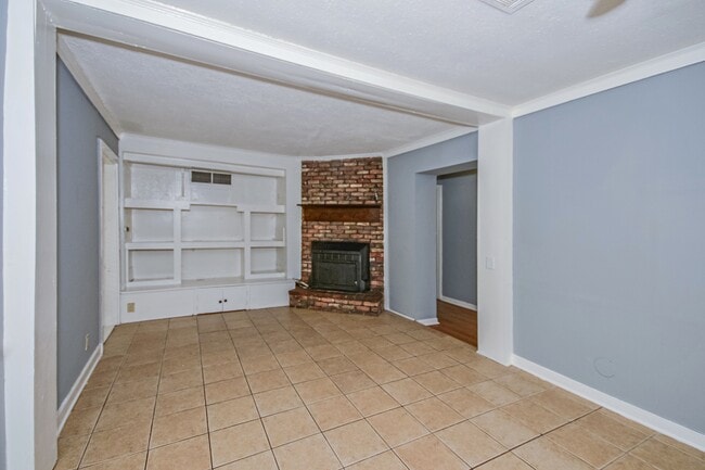 Building Photo - 4244 Sunshine Dr