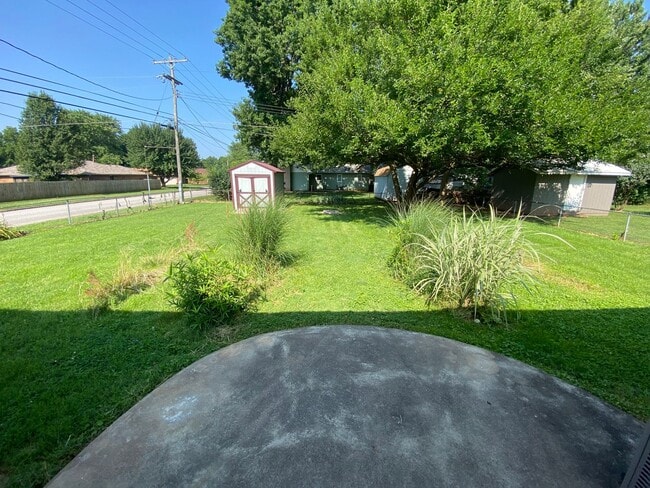 Building Photo - 1953 S Missouri Ave