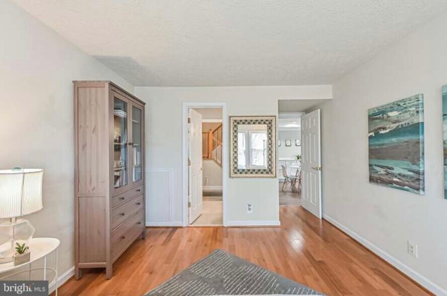 Building Photo - 12001 Ridge Knoll Dr