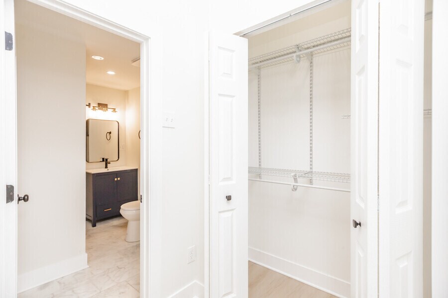 Building Photo - 1322 W Ohio St