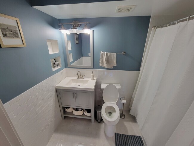 Building Photo - 1000 New Jersey Ave SE