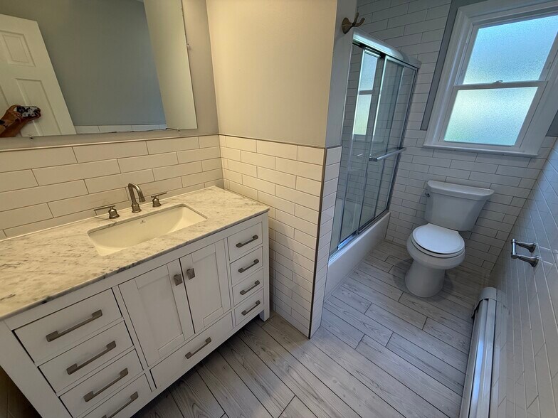 Building Photo - 286 Leonia Ave