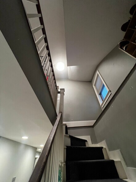Building Photo - 11 Winfield St