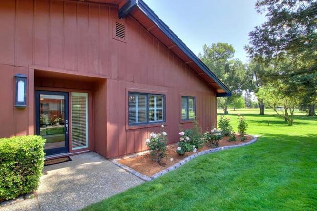 Building Photo - 44771 Garden Ct