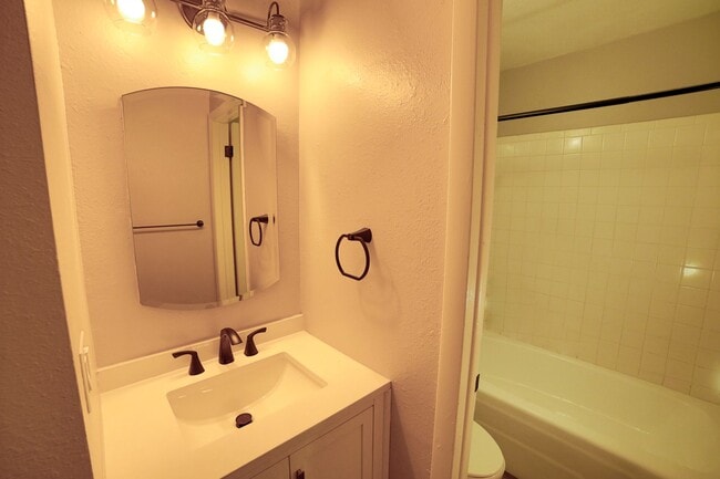 Building Photo - Year lease! Remodeled! 2 parking spots! Wa...