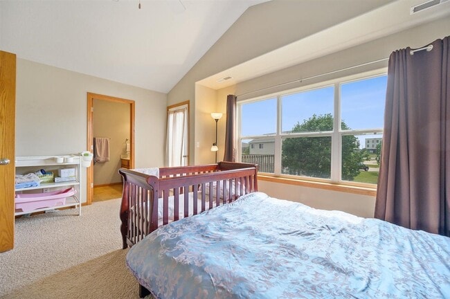 Building Photo - 77 N Park Ridge Rd