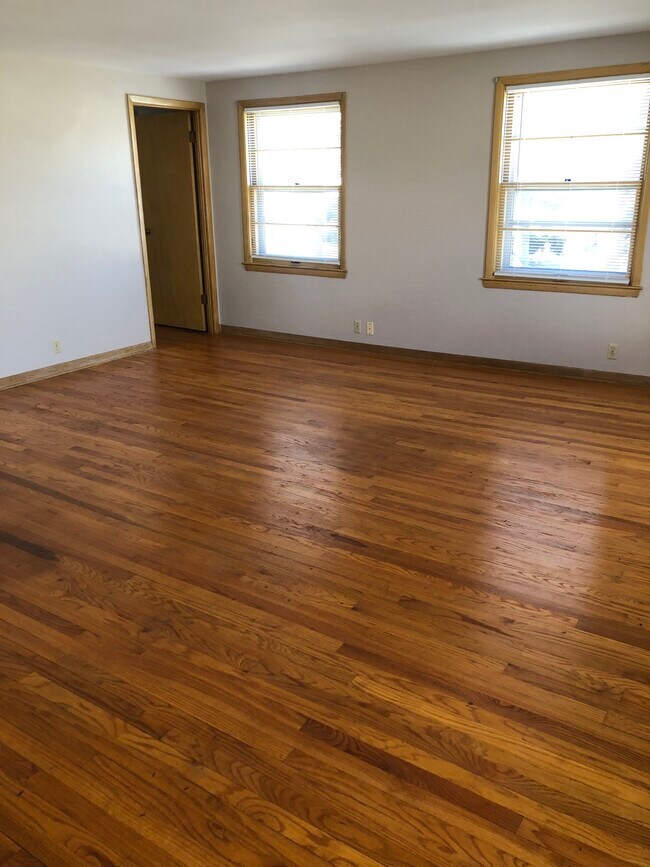 Living Room - 2952 S 38th St