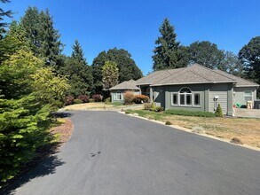 Building Photo - Beautiful 4 Bedroom on 2.5 Acres!