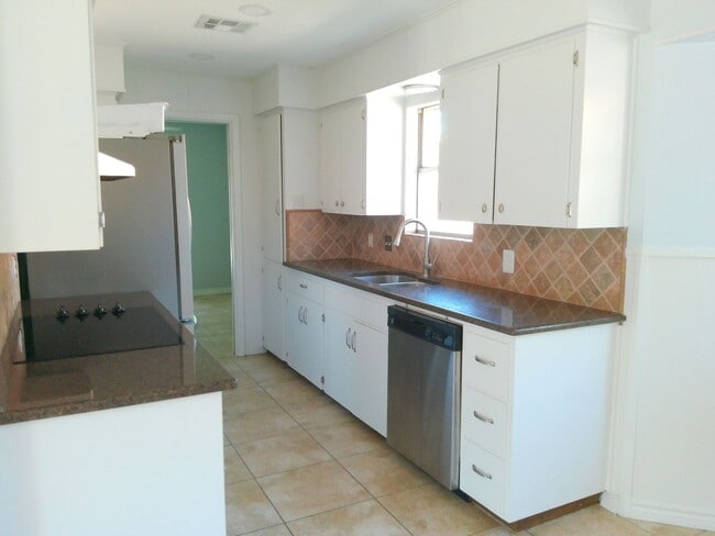 Building Photo - 1822 Volga Dr