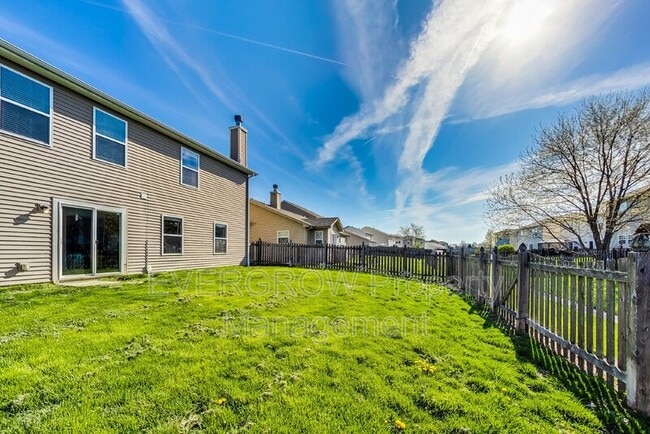 Building Photo - 839 Stonehurst Dr