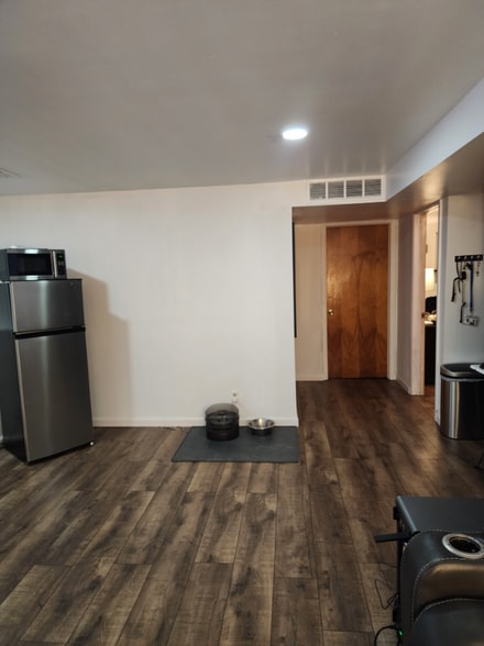 Building Photo - 262 Jamestown Terrace