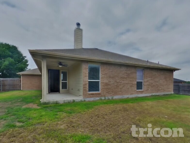 Building Photo - 437 Creek Bend Dr