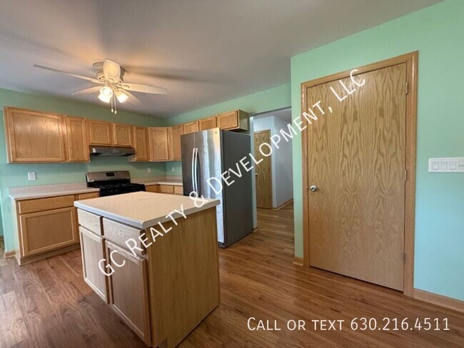Building Photo - 446 S State St
