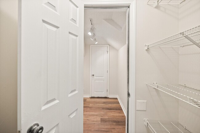 Building Photo - 1641 Parkside Cir