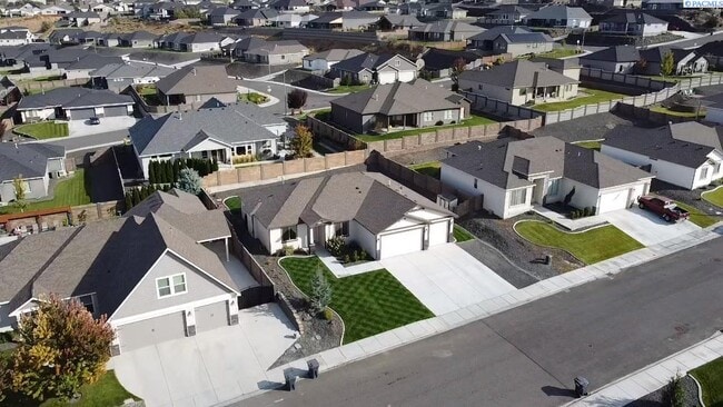 Building Photo - 6 to 18 mo lease available