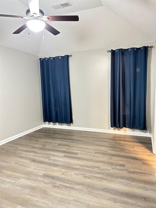 Building Photo - 9410 Garden Woods Dr