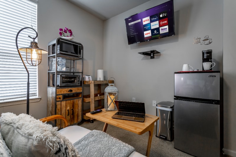 Building Photo - 8605 Tradewind Cir