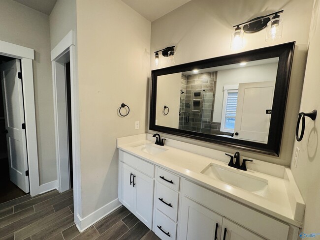 Building Photo - 136 Iberville St