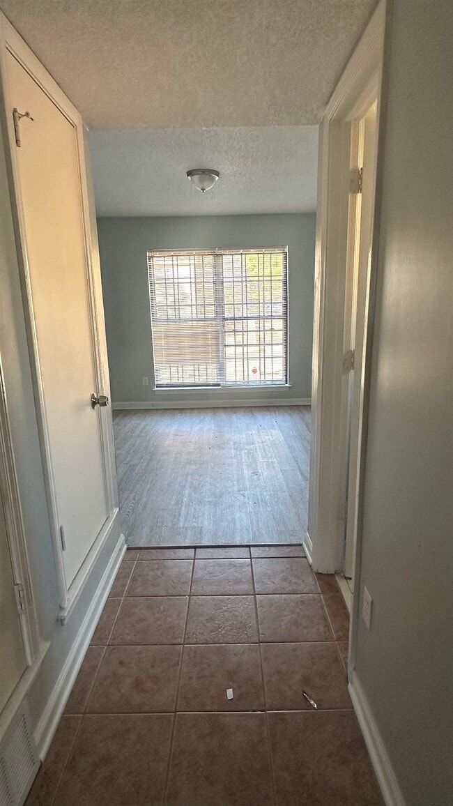 Building Photo - 5527 Apple Blossom Dr