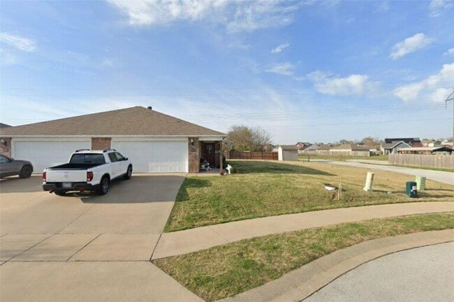Building Photo - 246 E Anabranch Ct
