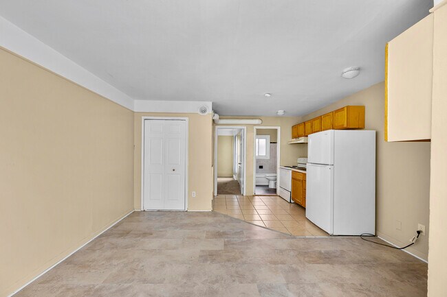 Building Photo - 10071 Joy Rd