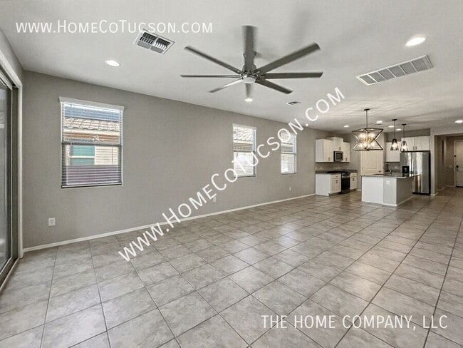 Building Photo - 7140 S Via Gaucho Viejo