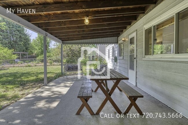 Building Photo - 2776 S Dahlia St