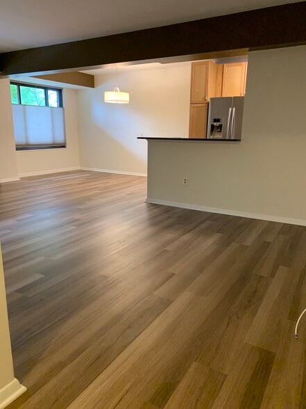 Dining - 3601 Wisconsin Ave NW