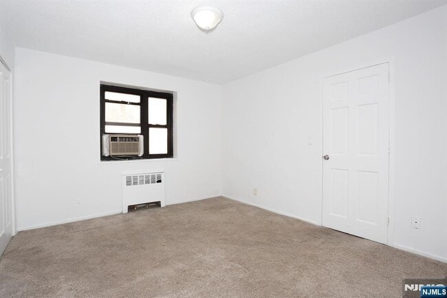 Building Photo - 208 Anderson St