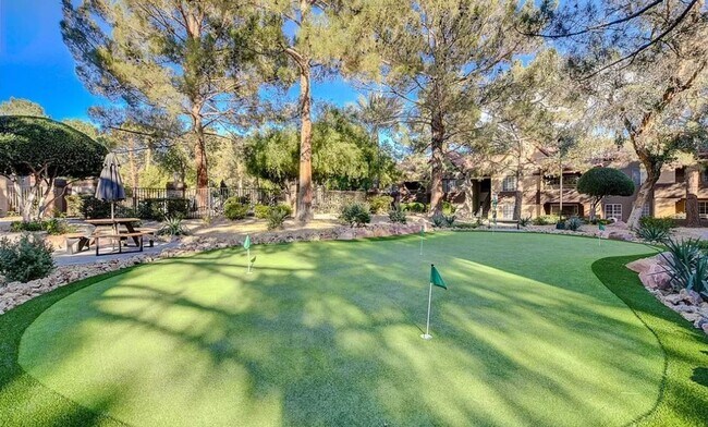 Building Photo - RESORT STYLE LIVING!