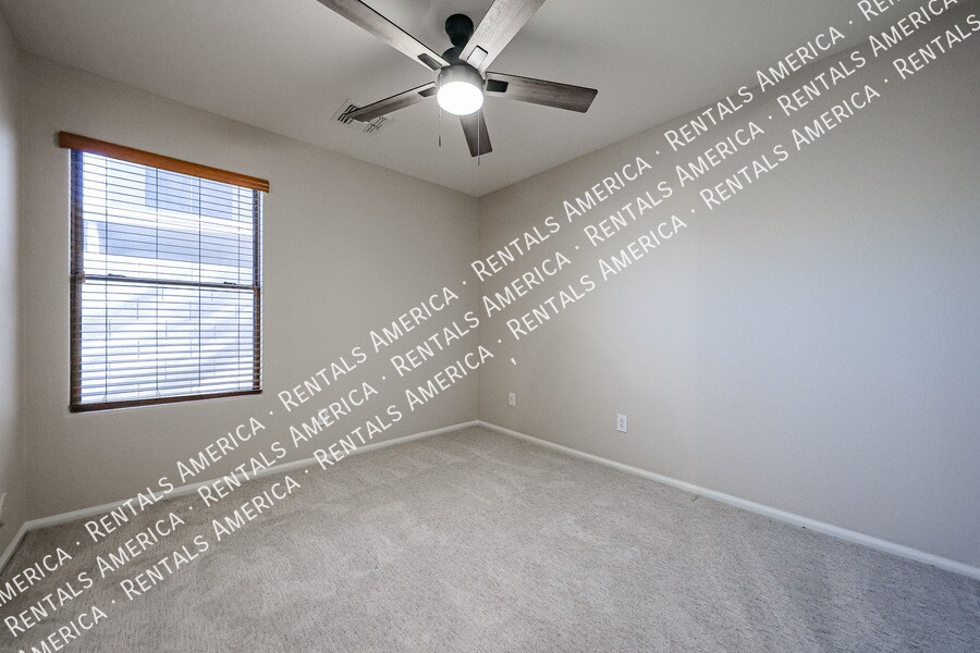 Building Photo - 42610 W Michaels Dr