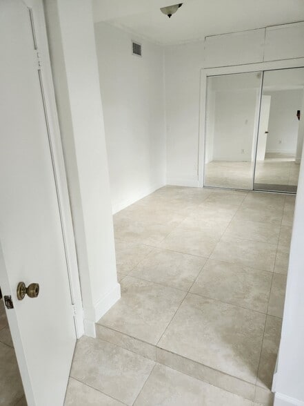 Building Photo - 11455 SW 82nd Ave