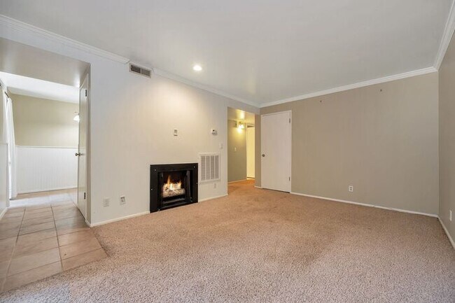 Building Photo - Beautiful Capital Gardens 2 bedroom Condo ...