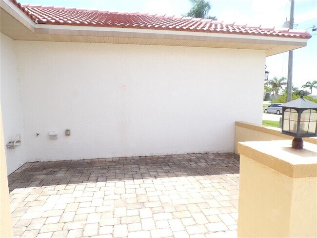 Building Photo - 1412 Grebe Ct