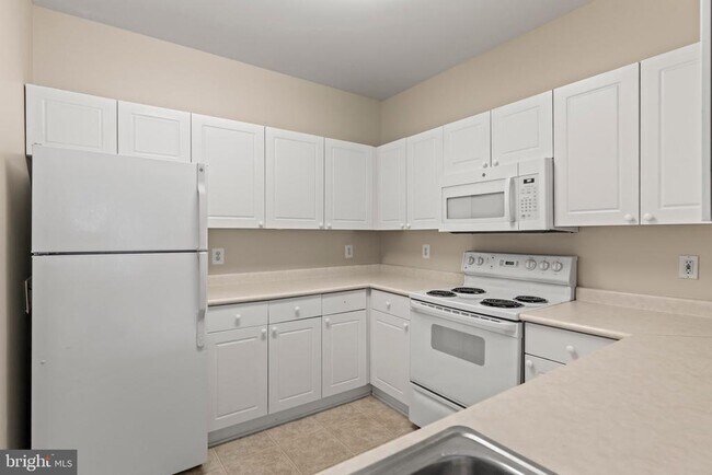 Building Photo - 4551 Strutfield Ln