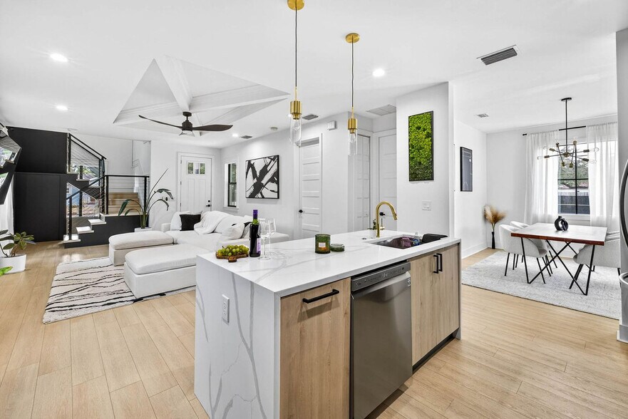 Building Photo - 1200 E Jean St