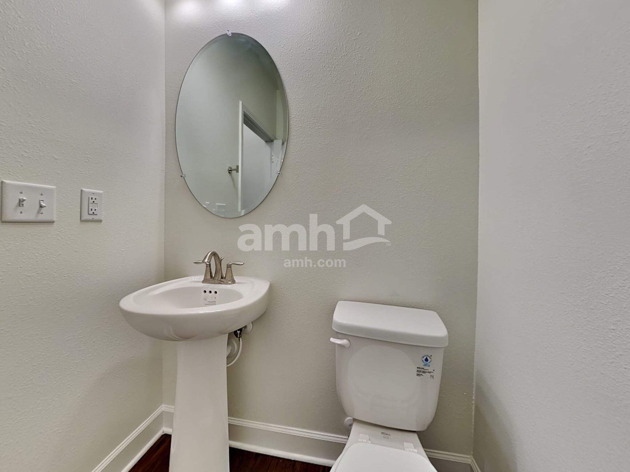 Building Photo - 998 Tan Tara Trl