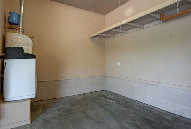 Building Photo - Large 4 bed, 3 bath home in Prescott for R...