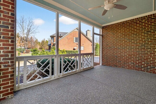 Building Photo - 6 Portrush Ct