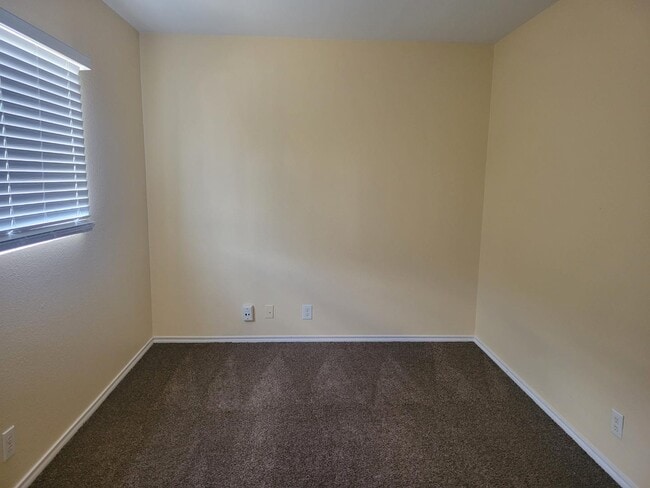 Building Photo - 12411 Avens Arbor