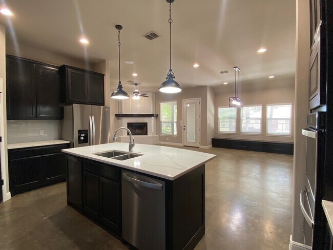 Building Photo - 501 Monna Ct