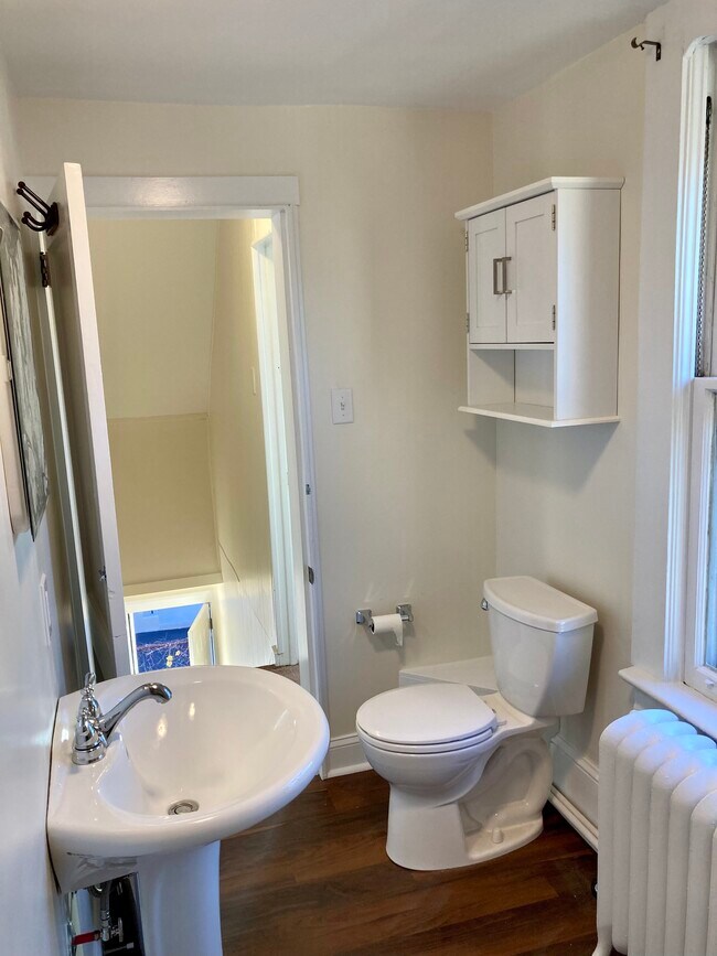 Building Photo - 502 Bell Rd