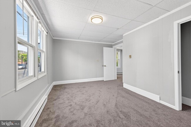 Building Photo - 214 W Division St