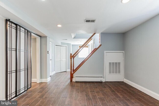 Building Photo - 1316 S Buchanan St