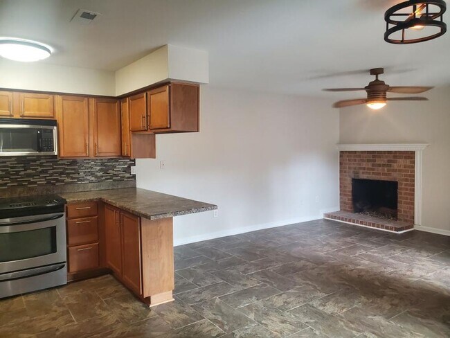 Building Photo - Sawgrass Condominium 1st Floor Unit 2 Bedroom 2 full Baths