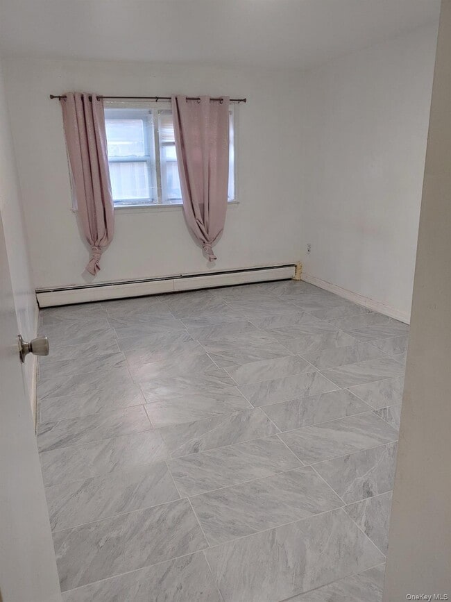 Building Photo - 88-29 Pontiac St