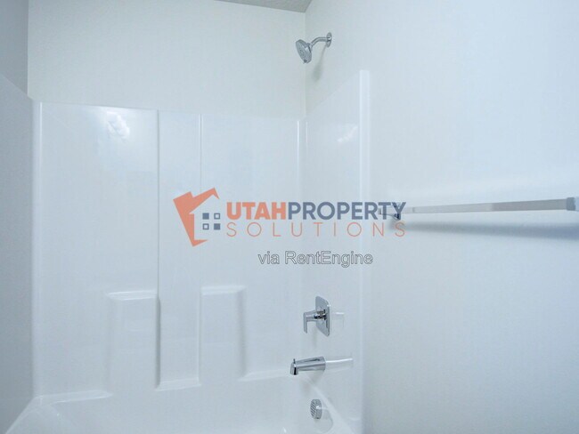 Building Photo - 1008 W 430 S