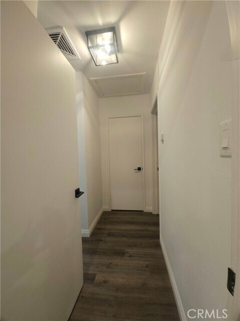 Building Photo - 17423 Burbank Blvd