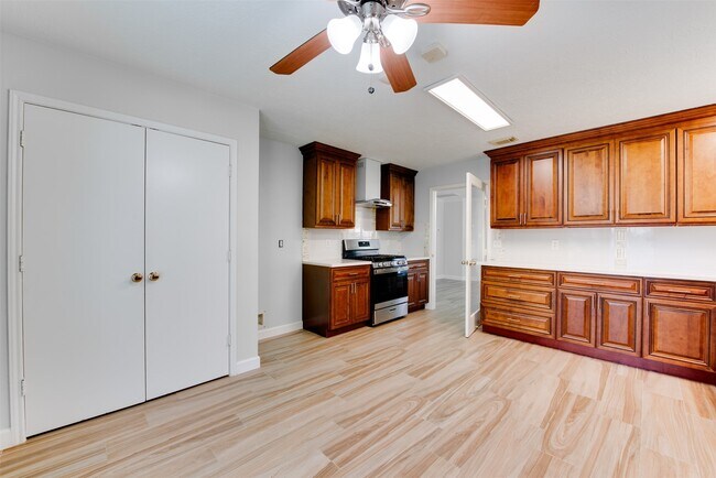 Building Photo - 6930 Haven Creek Dr