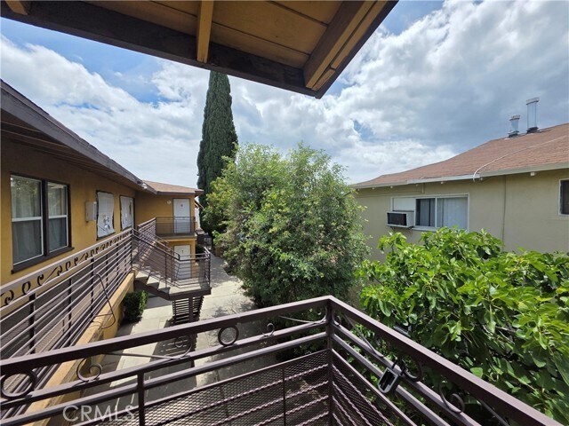 Building Photo - 8706 Parthenia Pl